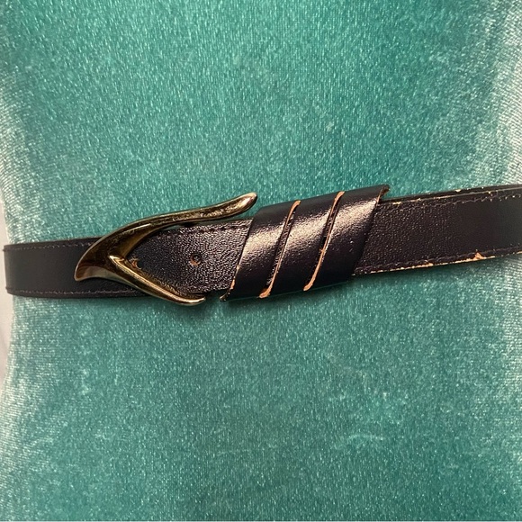 Vintage navy leather belt with cool buckle - Picture 3 of 5